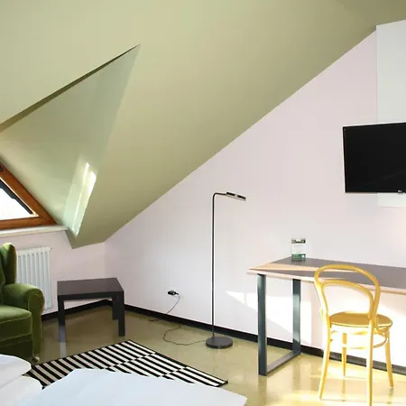 Gaestehaus St Theresia Bodensee 酒店 埃里斯基尔希
